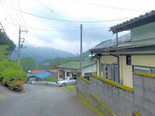 登り坂の景色