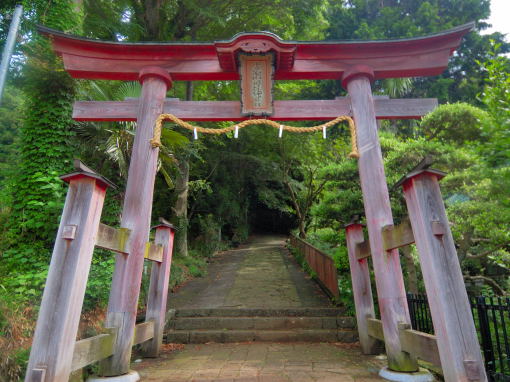 鳥　　居2