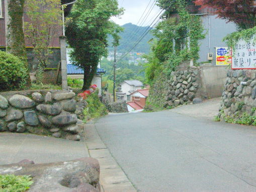 人家と坂道